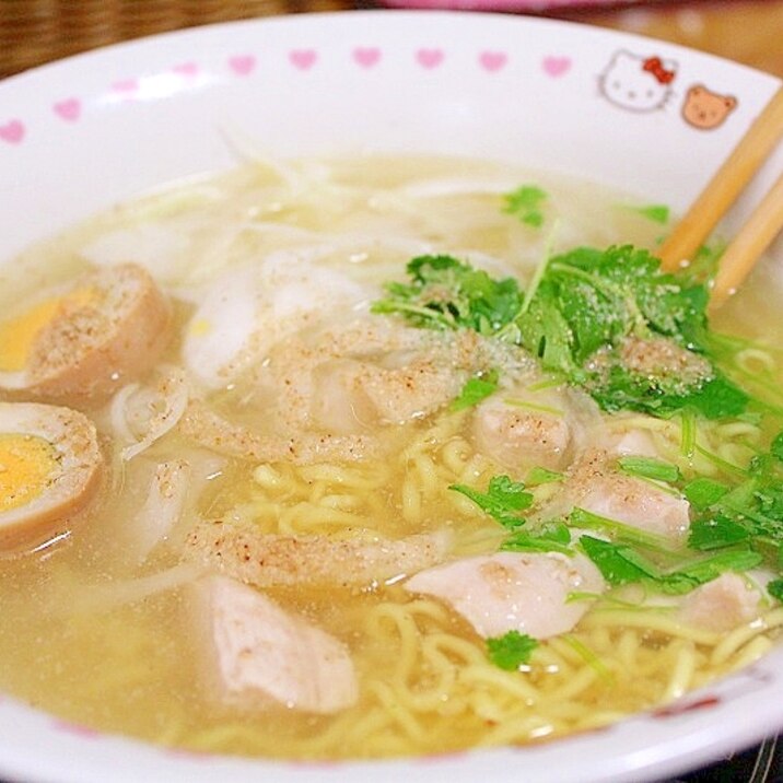 「頂」で作る、アジアン塩ラーメン